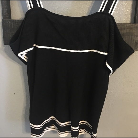 Banana Republic Off the Shoulder Top - Picture 6 of 6